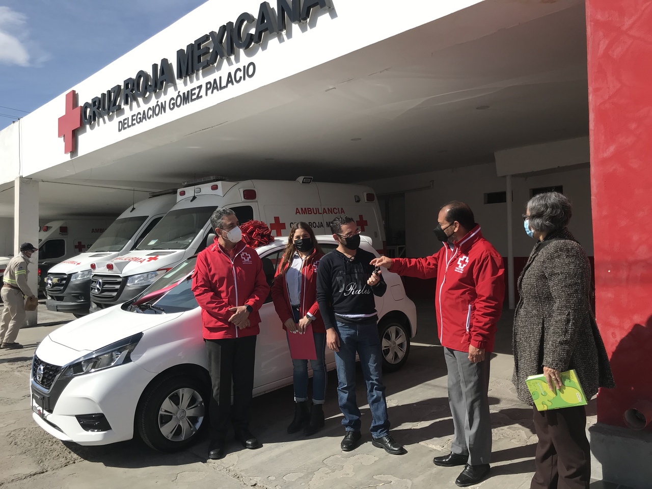 Cruz Roja de Gómez Palacio entrega premio de rifa