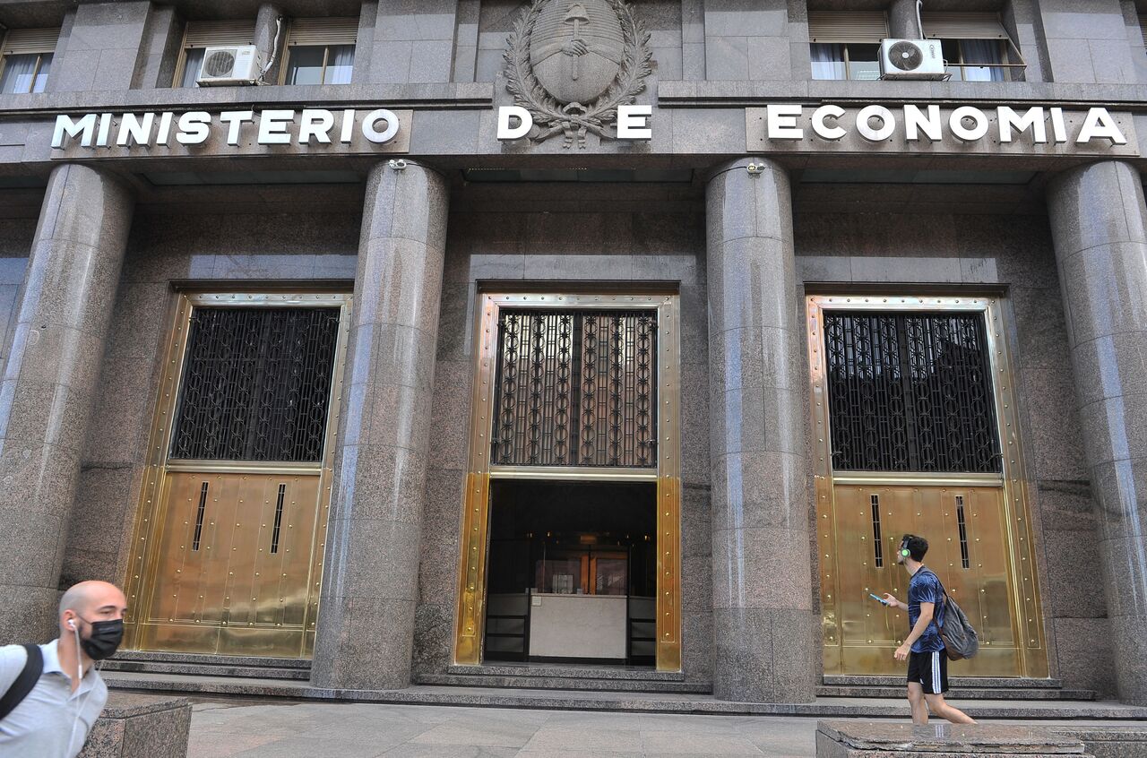 Hasta lograr un acuerdo definitivo, Argentina continuará pagando al FMI