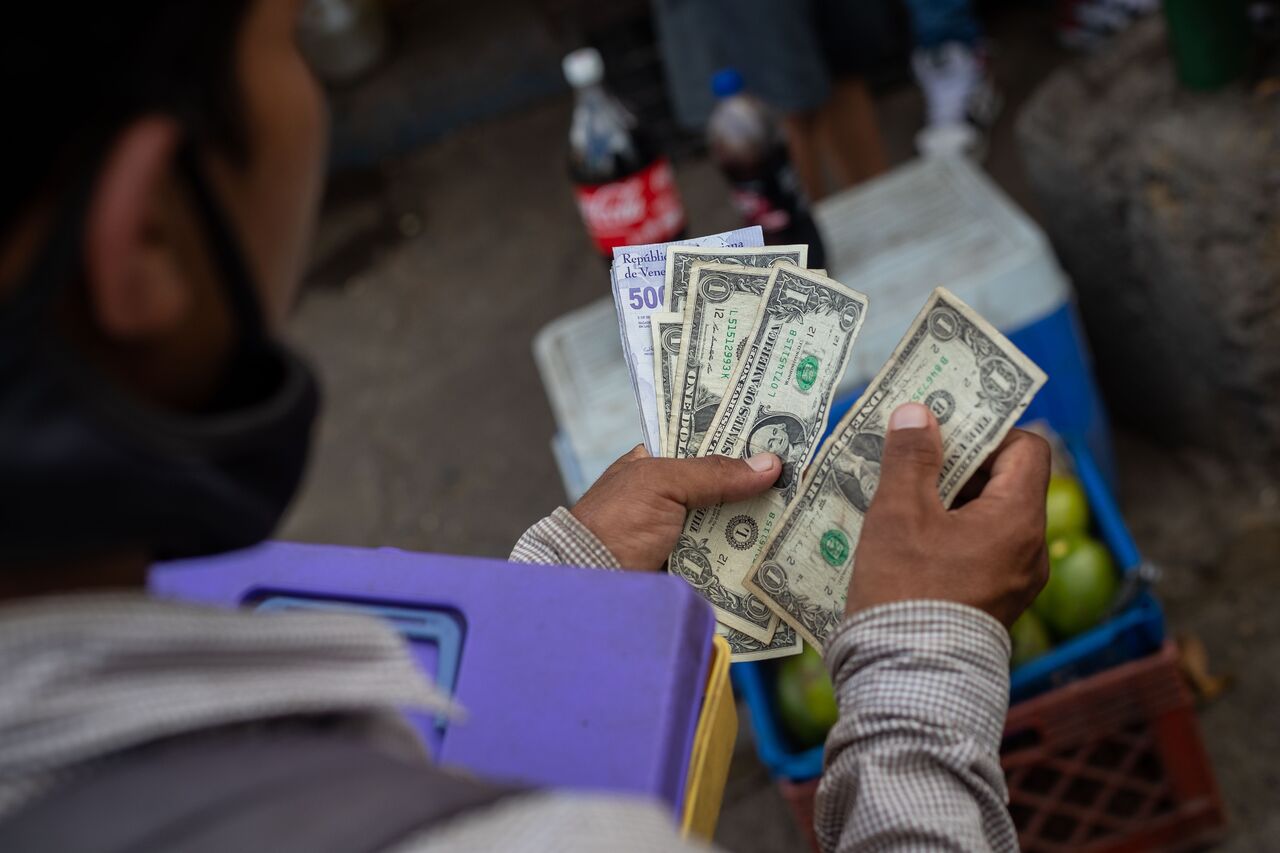 Venezolanos continúan resintiendo los efectos de la hiperinflación
