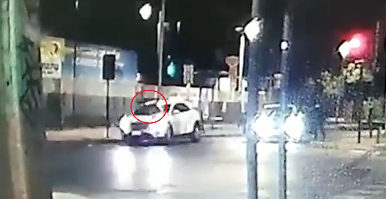 VIDEO: Mujer arrolla a sujeto que intentó asaltarla . Noticias en tiempo real