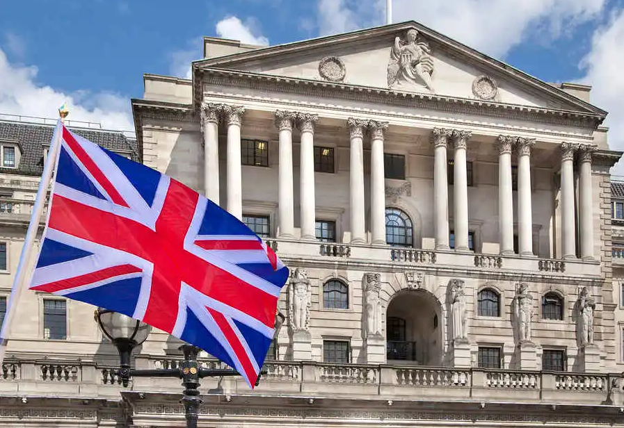 Banco Central de Inglaterra es criticado por no anticipar inflación
