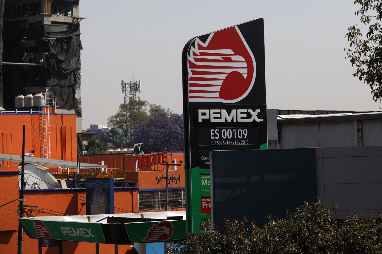 AMLO revela que Pemex Internacional recibió 'moches' de Vitol