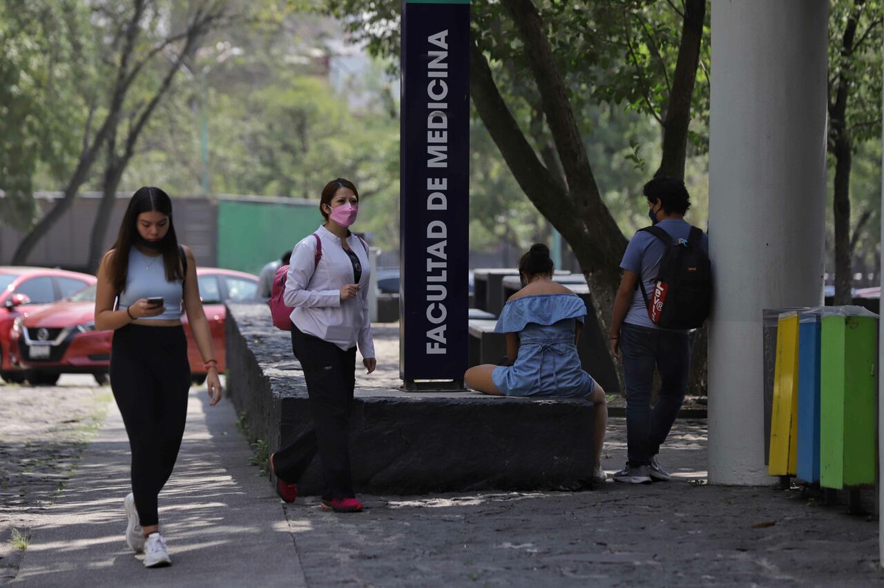 Ricardo Monreal convoca a no confrontar a la UNAM