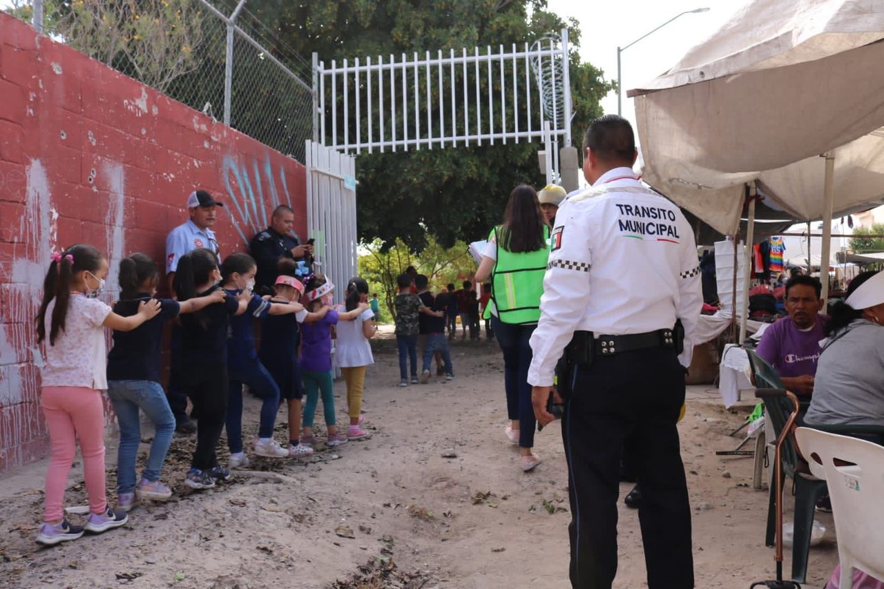 Realizan simulacro de emergencia en Jardín de niños de Torreón