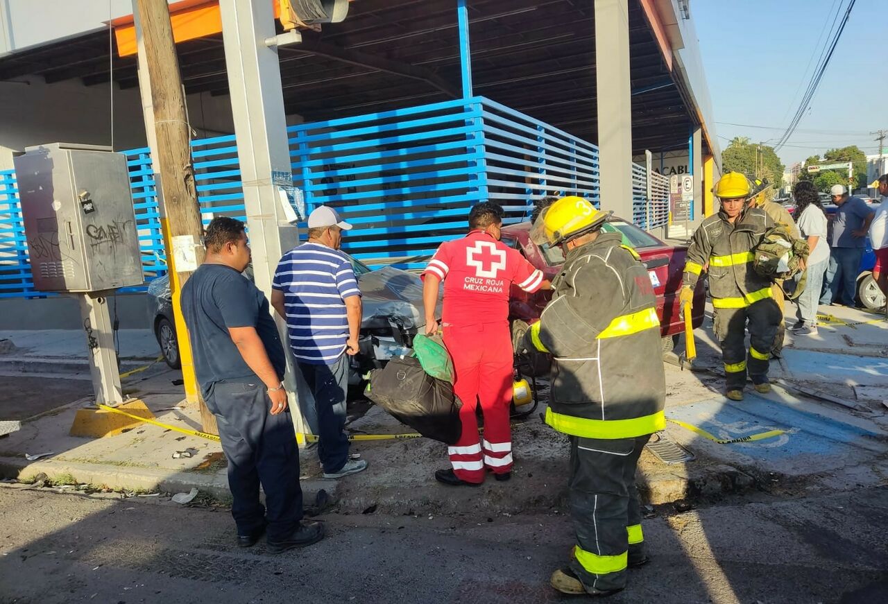 Fuerte choque en Torreón deja 5 personas lesionadas