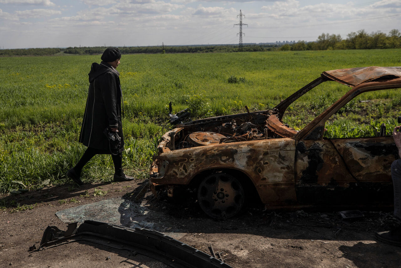 Fuertes bombardeos rusos en Lugansk destruyen escuelas, refinerías y plantas químicas