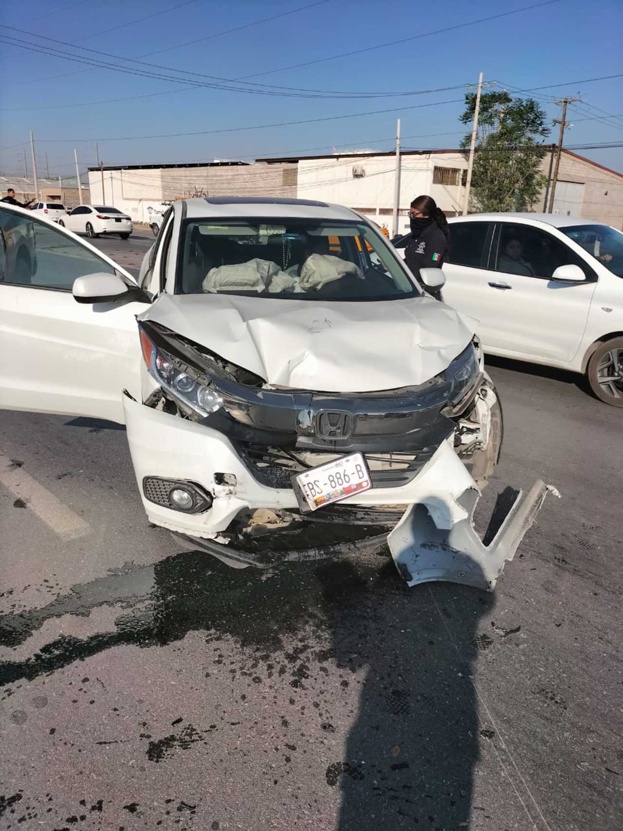 Conductora acaba lesionada en choque en Torreón
