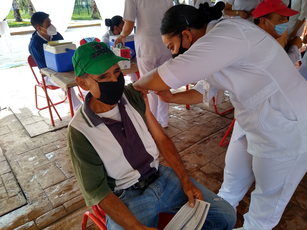 Anuncian vacunación antiCOVID para rezagados en La Laguna