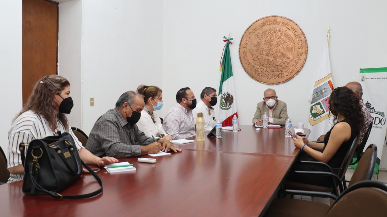 Ayuntamiento de Lerdo se reúne con Subsecretaría de Educación 