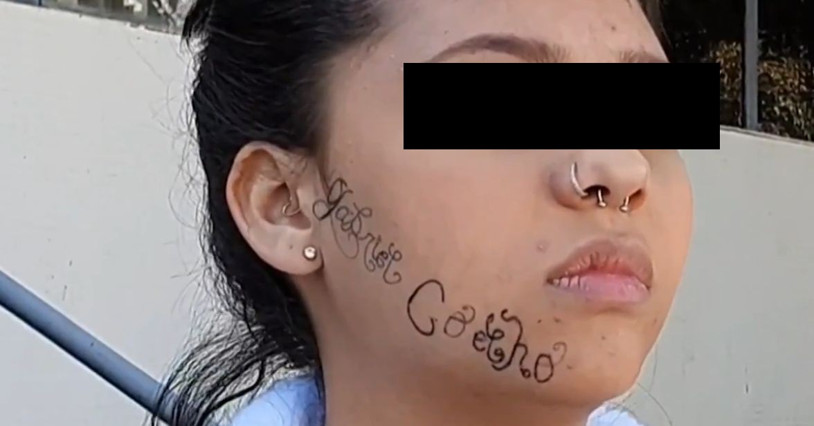Hombre secuestra, tortura y tatúa su nombre en el rostro de su exnovia 