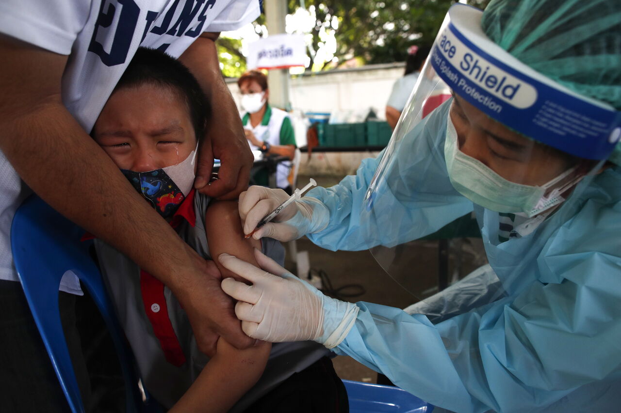 Vacunas contra COVID salvaron 20 millones de vidas, según investigadores