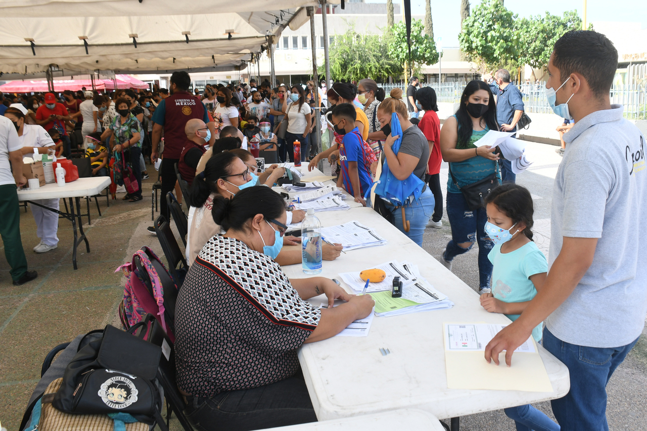 Se aplican más de 14 mil vacunas a menores de Torreón en dos días