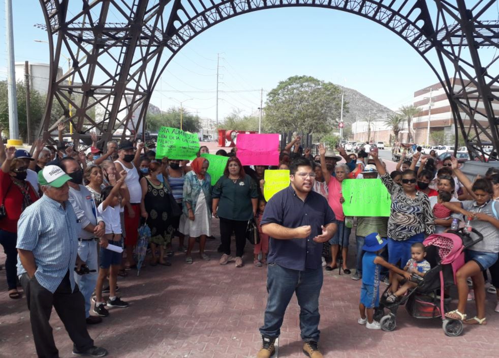 Habitantes de seis colonias en Gómez Palacio protestan por falta de agua e inseguridad. Noticias en tiempo real