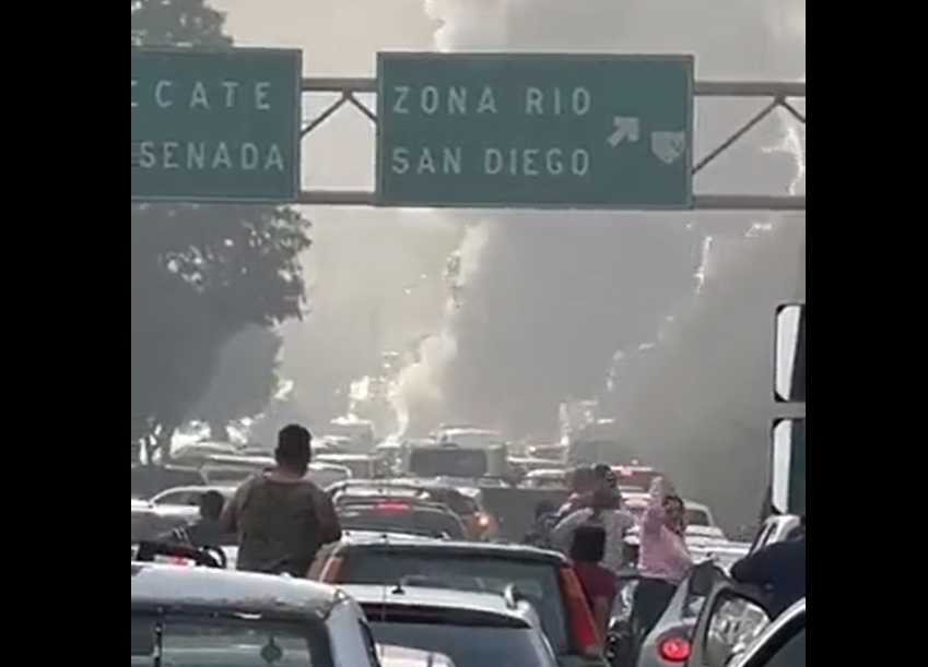 Reportan quema de vehículos en al menos tres municipios de Baja California. Noticias en tiempo real