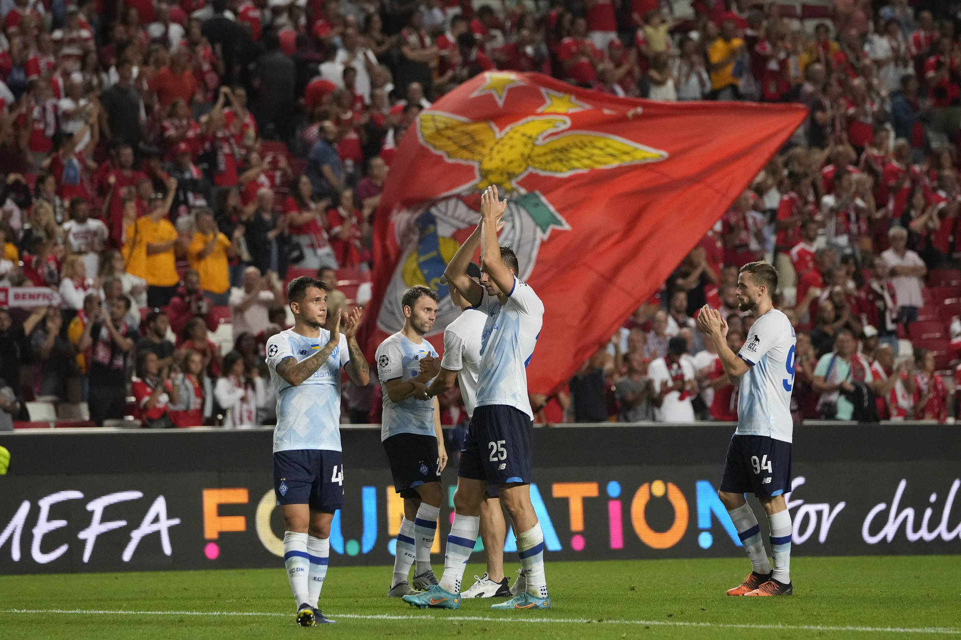 Benfica elimina a Dinamo de Kiev con goleada rumbo a Liga de Campeones. Noticias en tiempo real