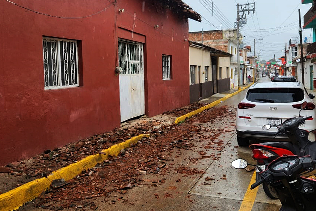 Identifican a uno de los fallecidos por sismo en Manzanillo. Noticias en tiempo real