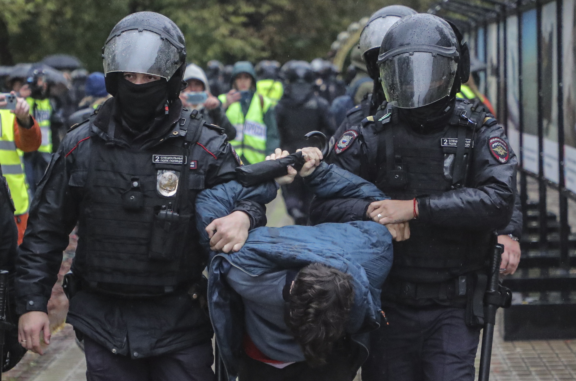 Más de 680 detenidos por protestas contra movilización parcial de Putin. Noticias en tiempo real