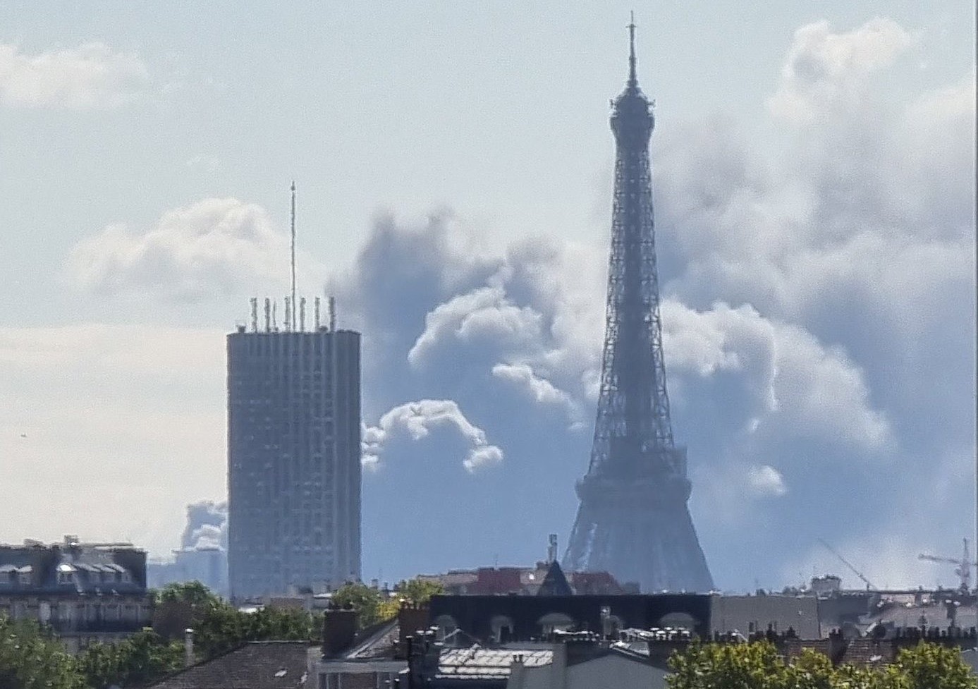 Se reporta un gran incendio en el principal mercado de París. Noticias en tiempo real