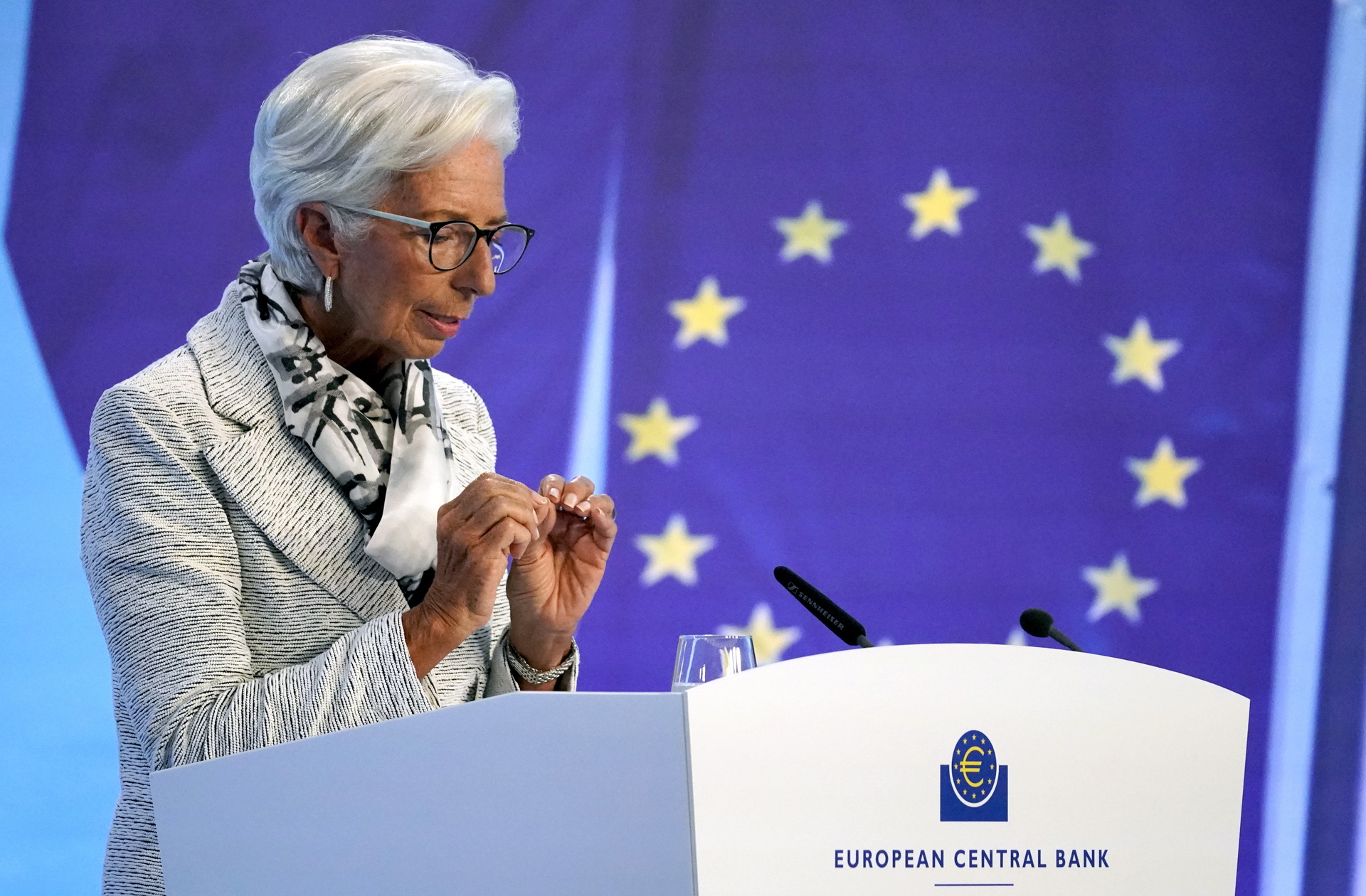 Christine Lagarde reconoce que la devaluación del euro impulsa la inflación. Noticias en tiempo real