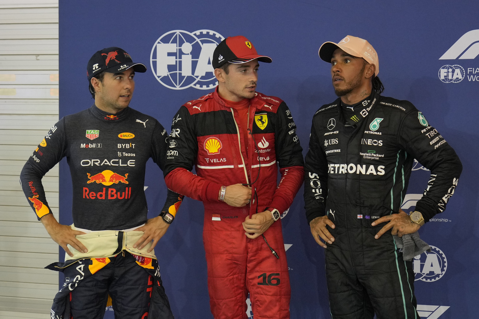 \'Checo\' Pérez iniciará desde la primera fila en el Gran Premio de Singapur . Noticias en tiempo real