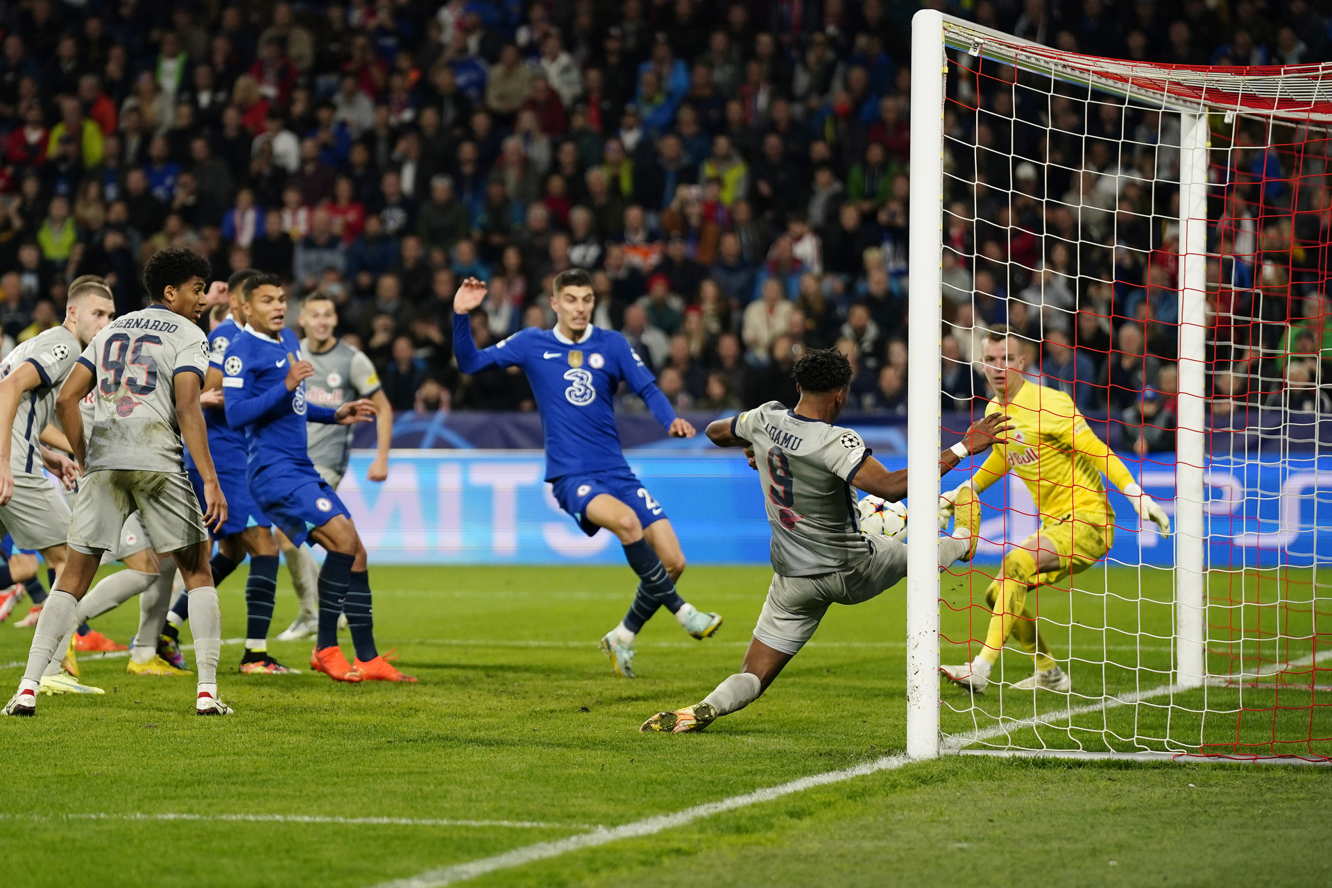 Chelsea se mete a octavos de final tras victoria sobre Salzburgo . Noticias en tiempo real