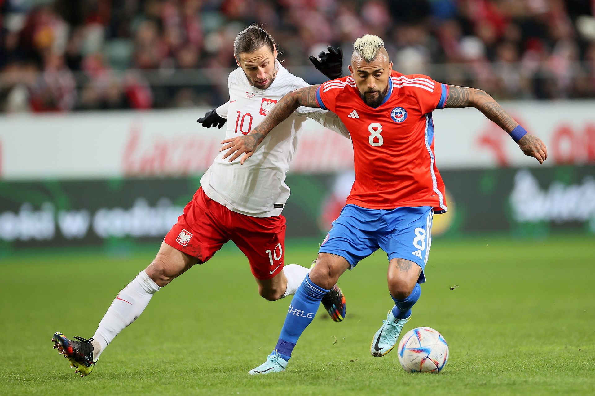 Polonia le gana a Chile en su exámen final de cara al Mundial . Noticias en tiempo real
