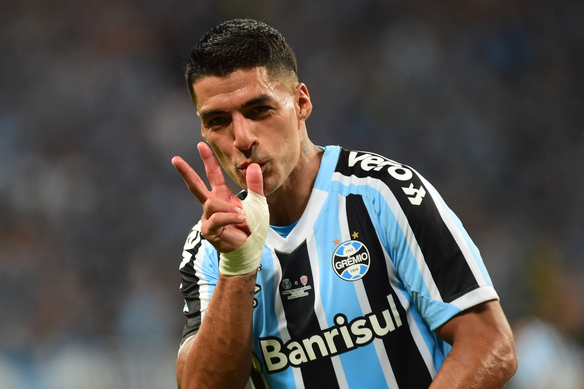 Debut de gala para Luis Suárez en el Gremio tras anotar tres goles . Noticias en tiempo real