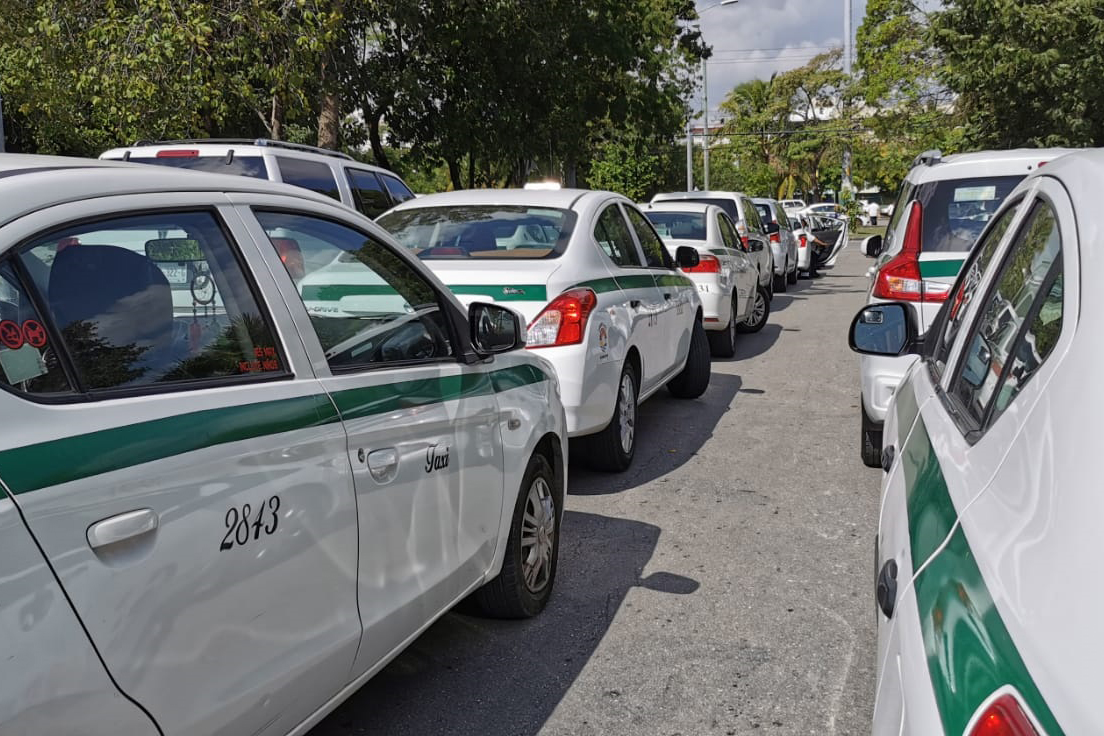 México niega afectación tras alerta de EUA por conflicto de taxis en Cancún. Noticias en tiempo real