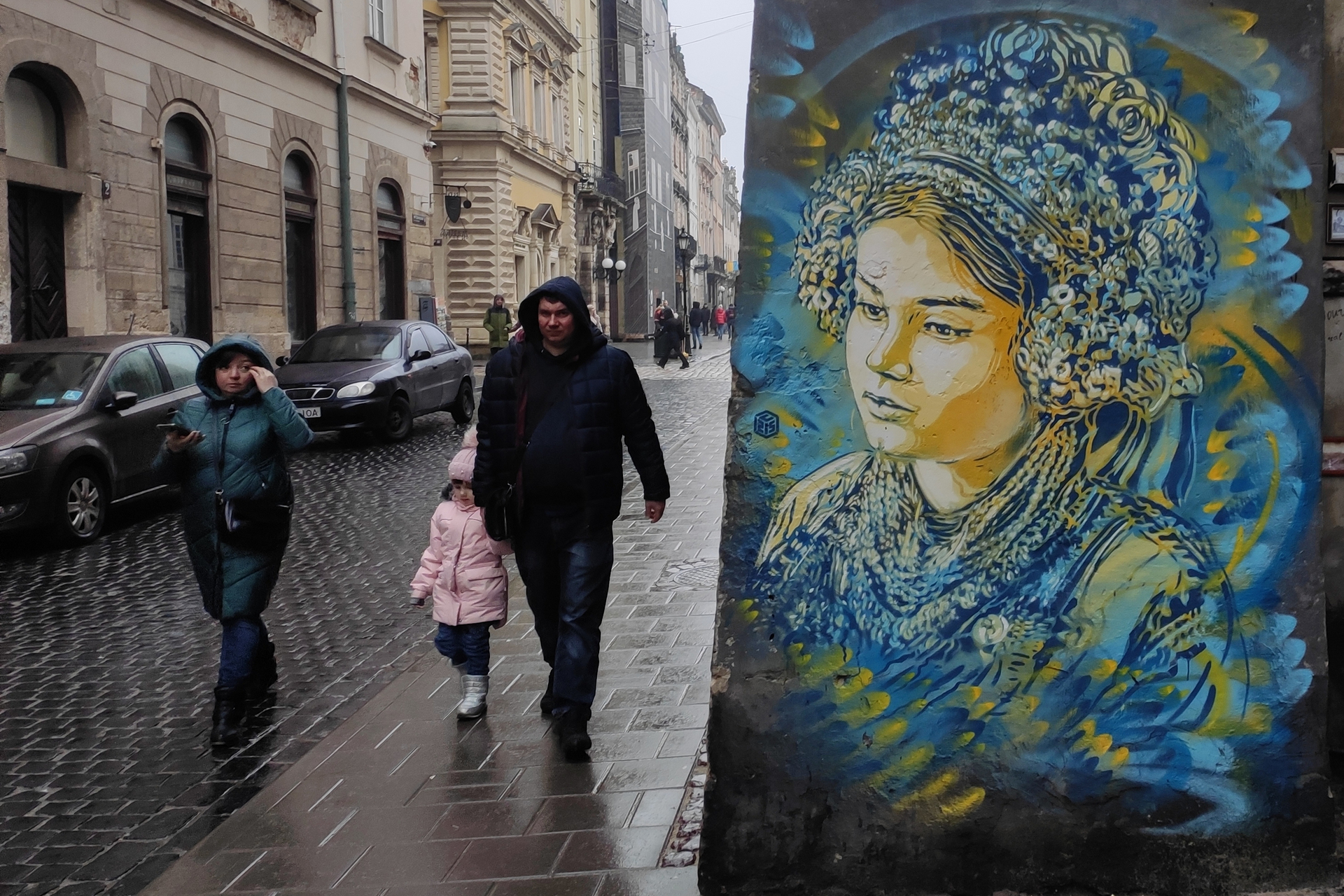 Arte callejero busca capturar la experiencia de la guerra en Ucrania. Noticias en tiempo real
