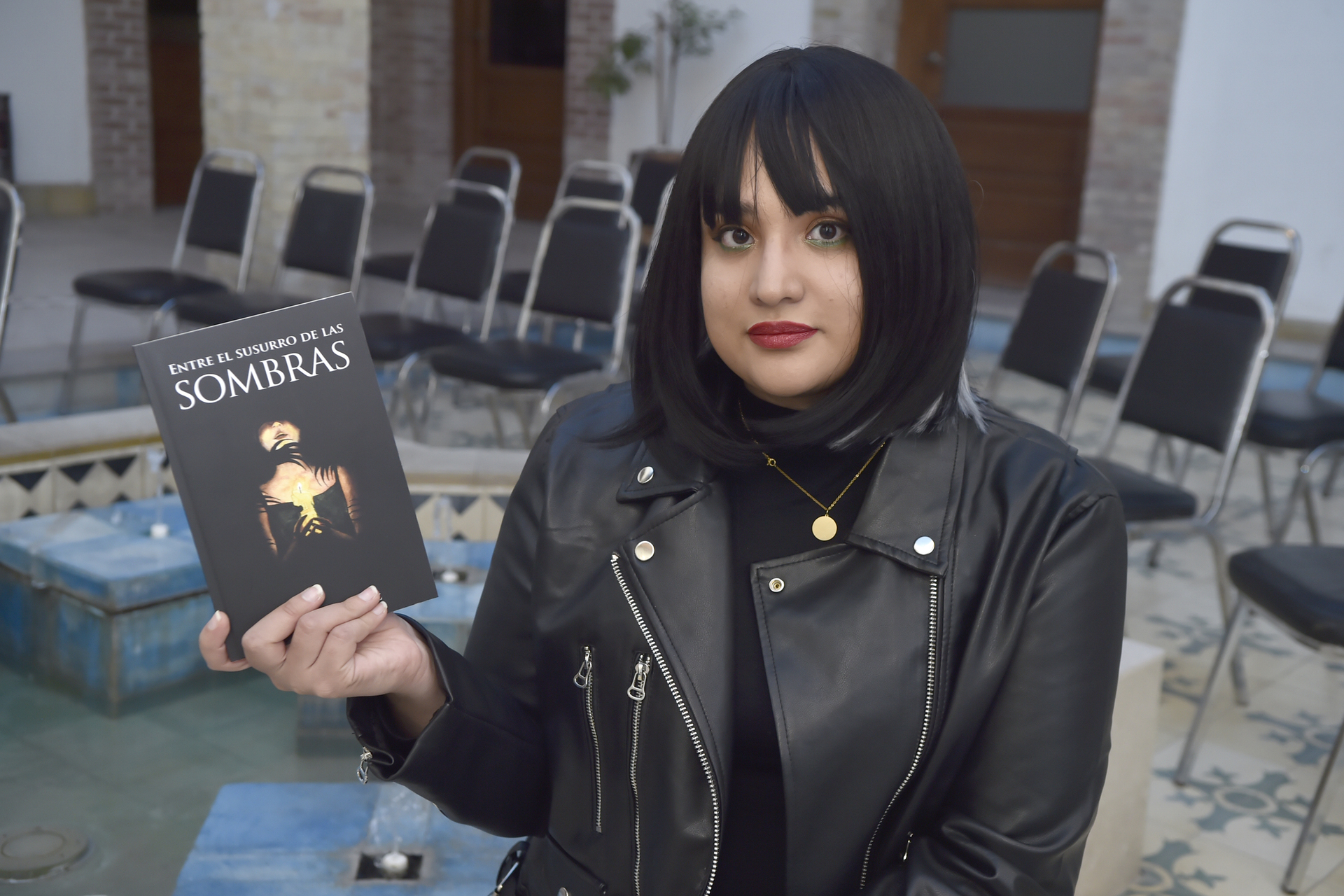 Brenda Juárez Hernández hace su debut literario con la novela Entre el susurro de las sombras. Noticias en tiempo real