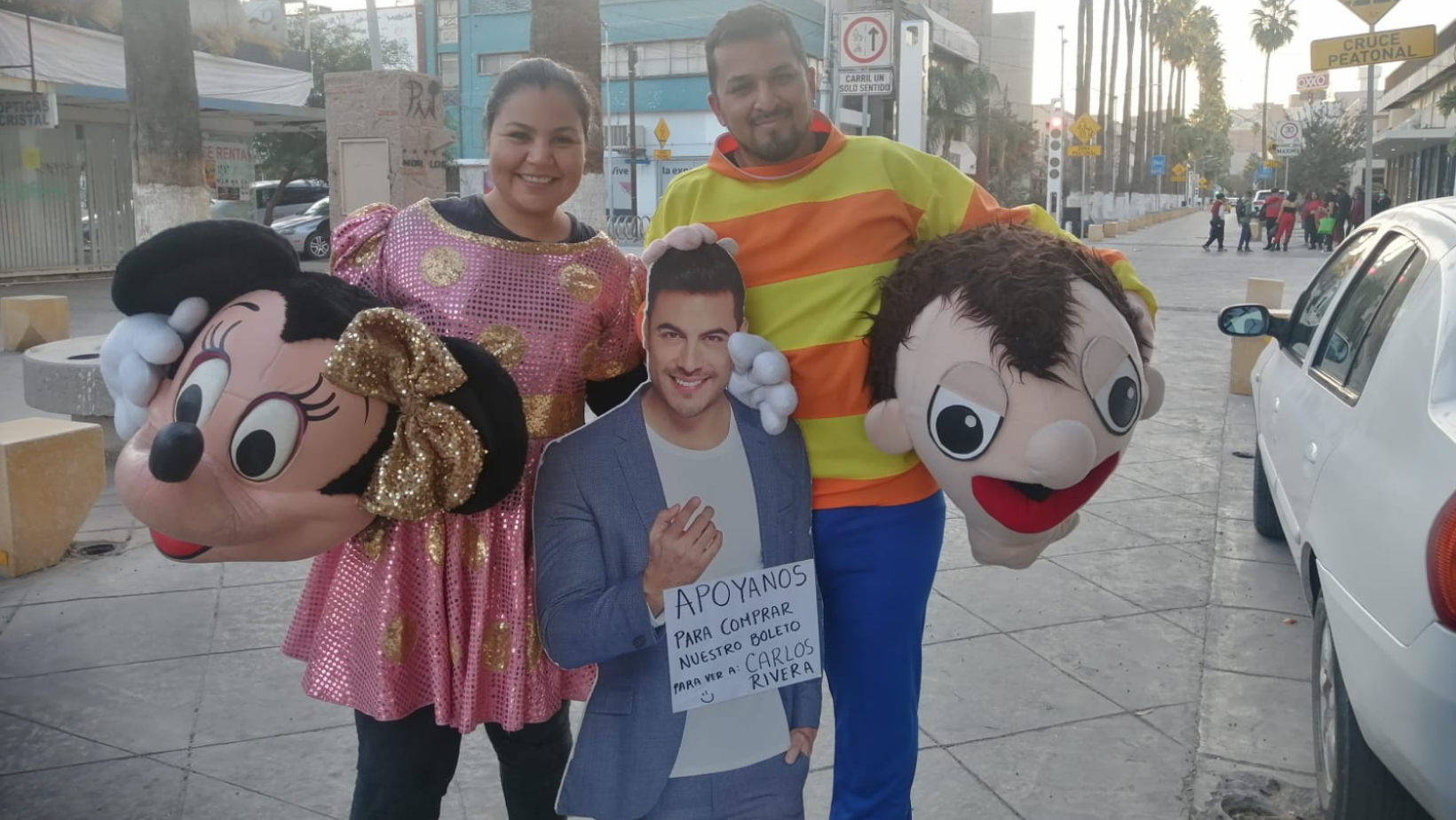 Fans laguneros de Carlos Rivera botean para conseguir dinero e ir a su concierto . Noticias en tiempo real