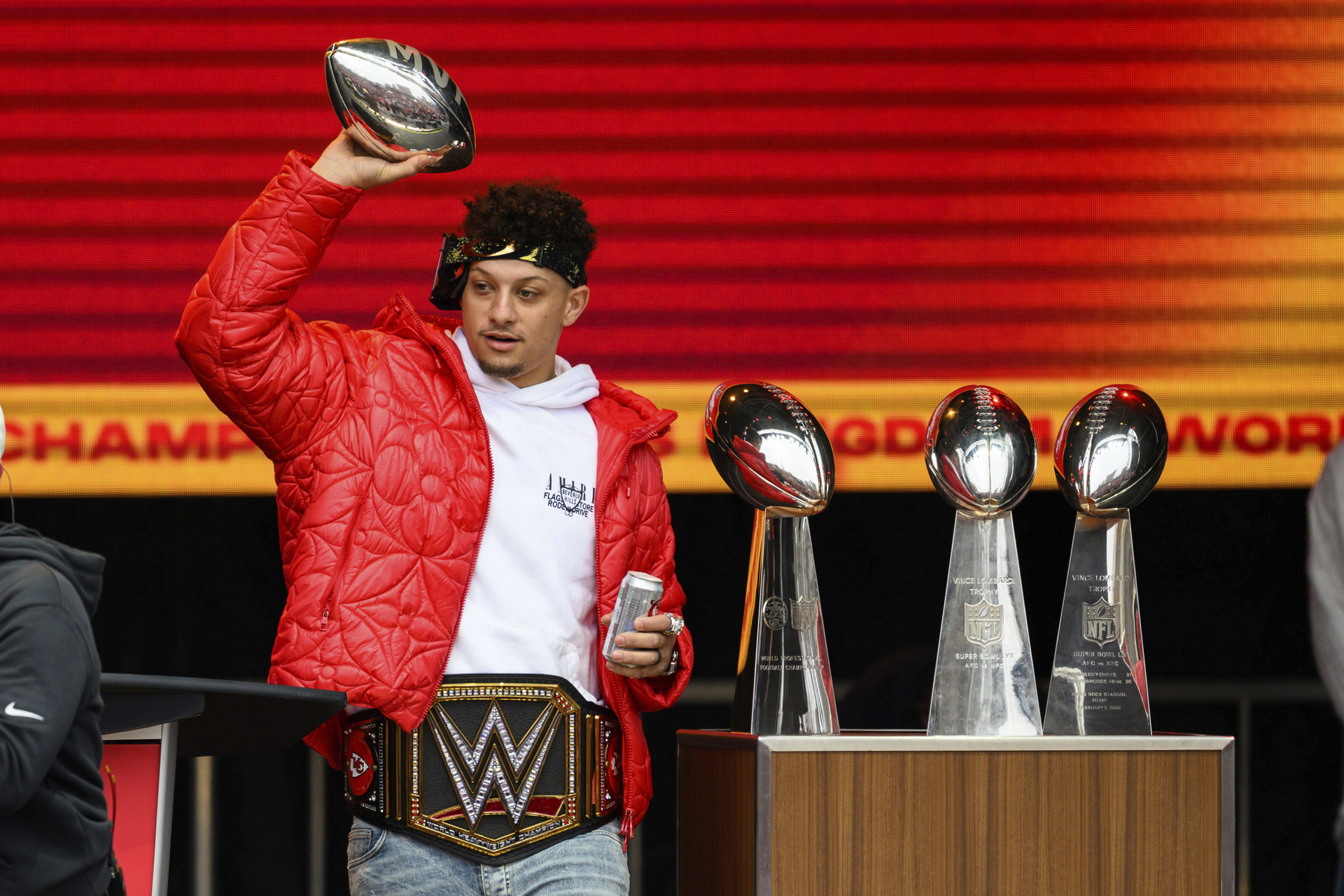 Patrick Mahomes pierde el trofeo Vince Lombardi tras pasarse de copas. Noticias en tiempo real