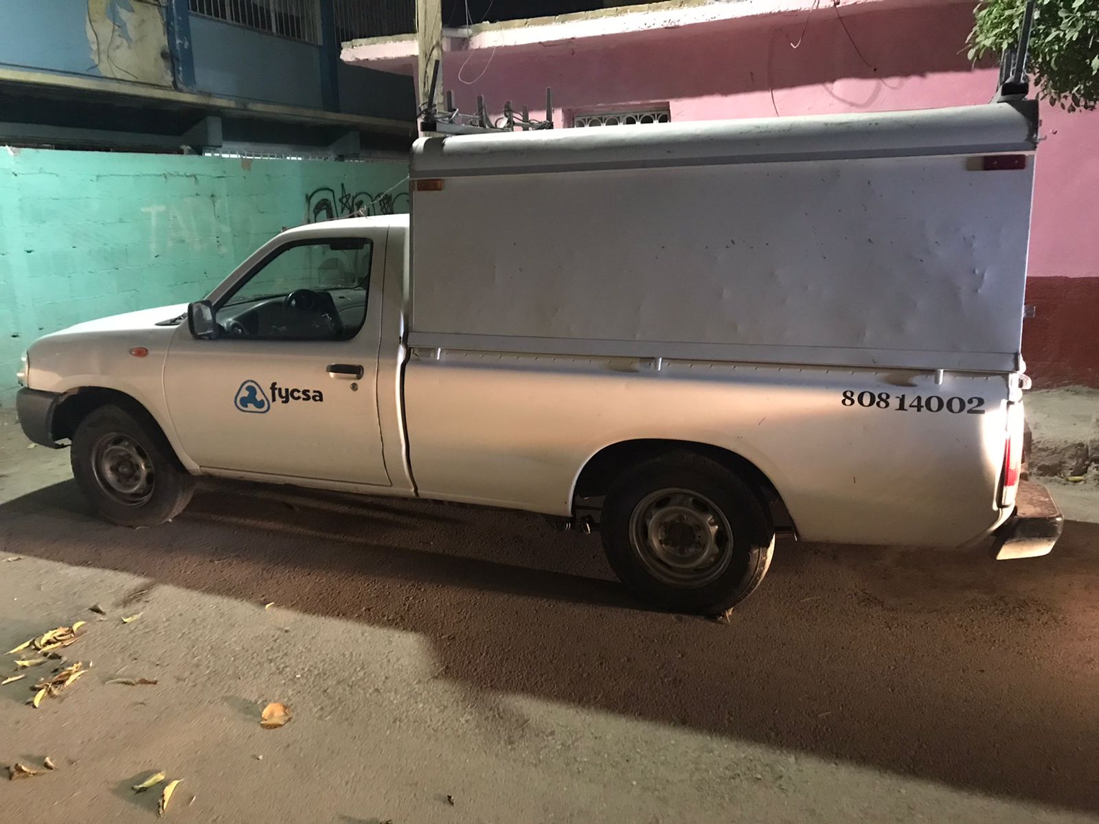 Ciudadano localiza la camioneta que le había robado días antes y llama al 911. Noticias en tiempo real
