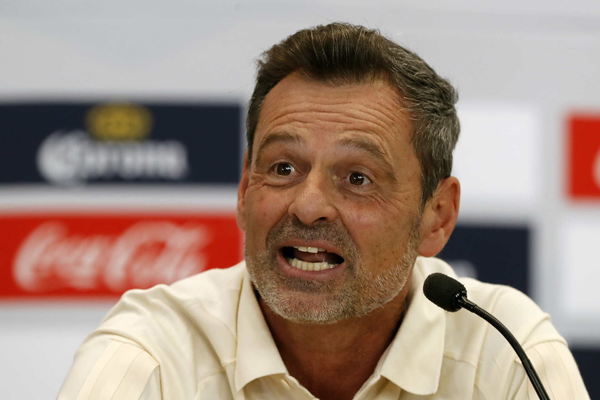 Diego Cocca revela que habló con Chicharito Hernández y Alejandro Zendejas. Noticias en tiempo real