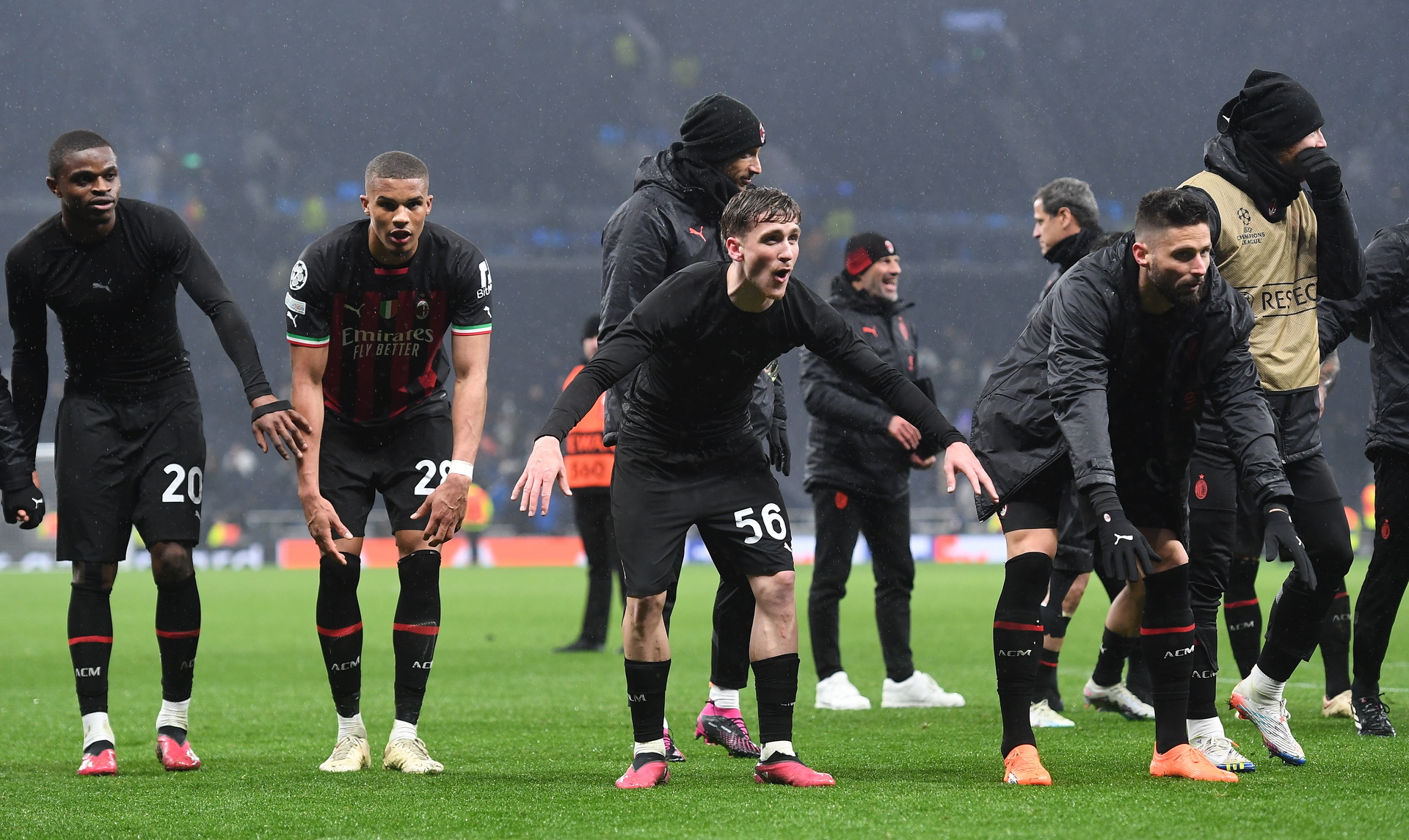 Milan vuelve a sentirse grande y Tottenham Hotspur vive otra decepción. Noticias en tiempo real