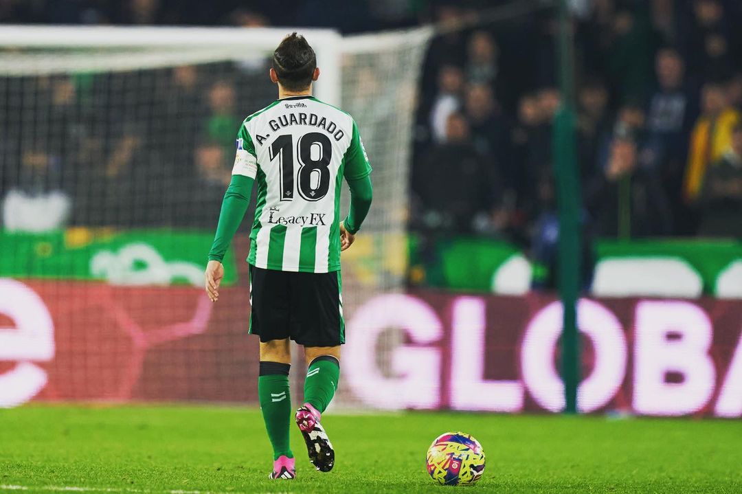 Andrés Guardado se despide de la Europa League; Real Betis es eliminado por el Manchester United . Noticias en tiempo real