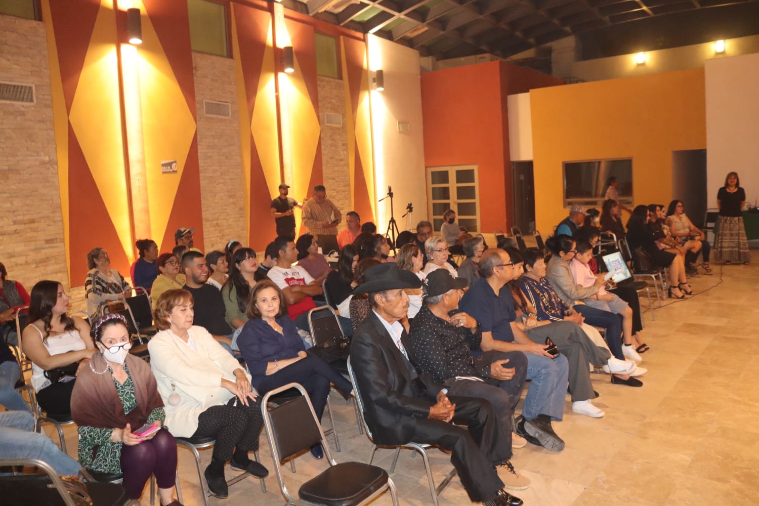 Retoman Noche de las Estrellas, donde hacen un recorrido por la historia de San Pedro. Noticias en tiempo real