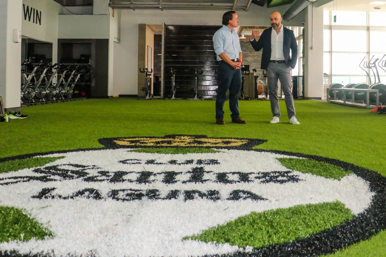 Mikel Arriola visita a Dante Elizalde en el TSM . Noticias en tiempo real