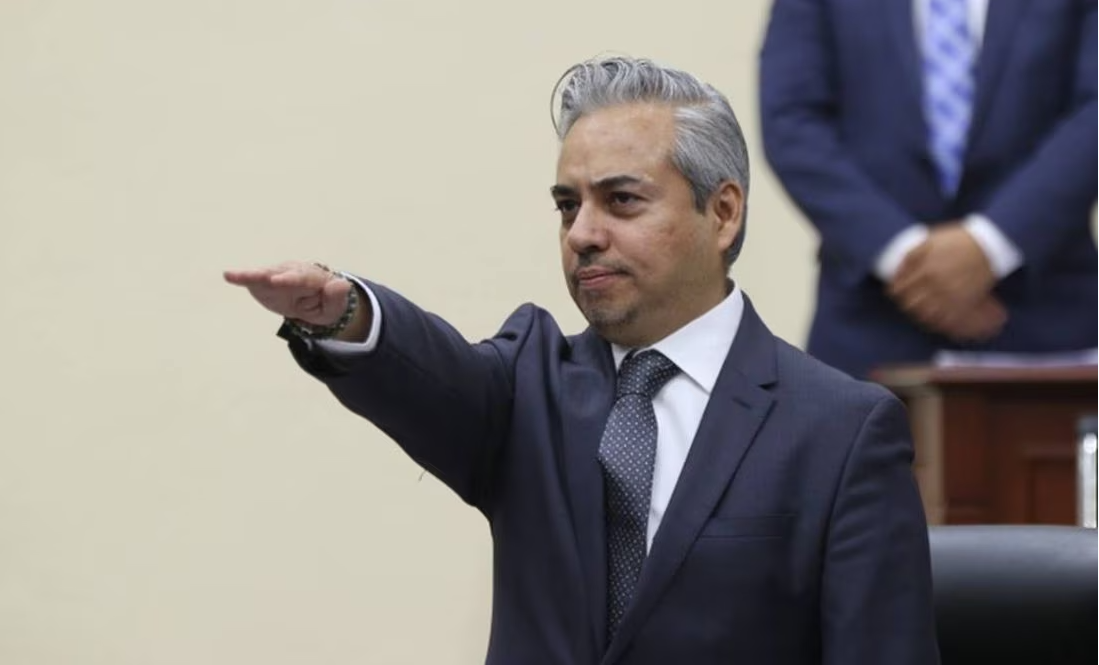 Miguel Ángel Patiño rinde protesta como encargado de despacho de Secretaría Ejecutiva del INE. Noticias en tiempo real