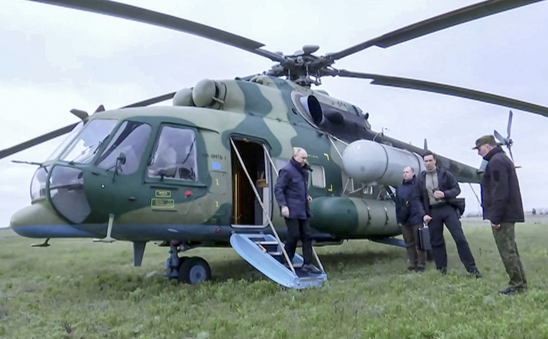 Vladimir Putin visita cuarteles de las tropas rusas en los territorios ocupados de Jersón y Lugansk. Noticias en tiempo real