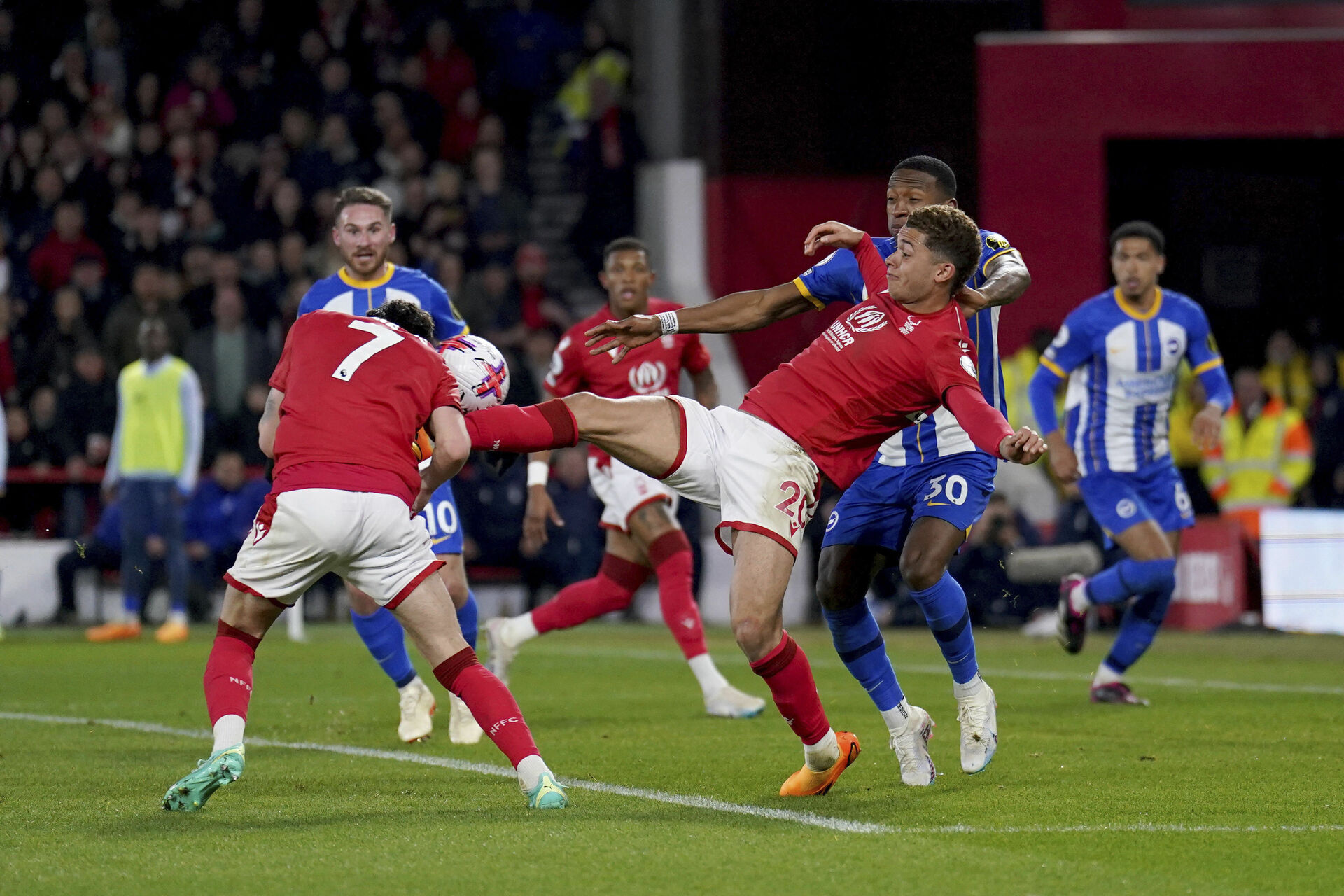 Nottingham Forest vuelve a ganar casi tres meses después al derrotar al Brighton & Hove Albion. Noticias en tiempo real