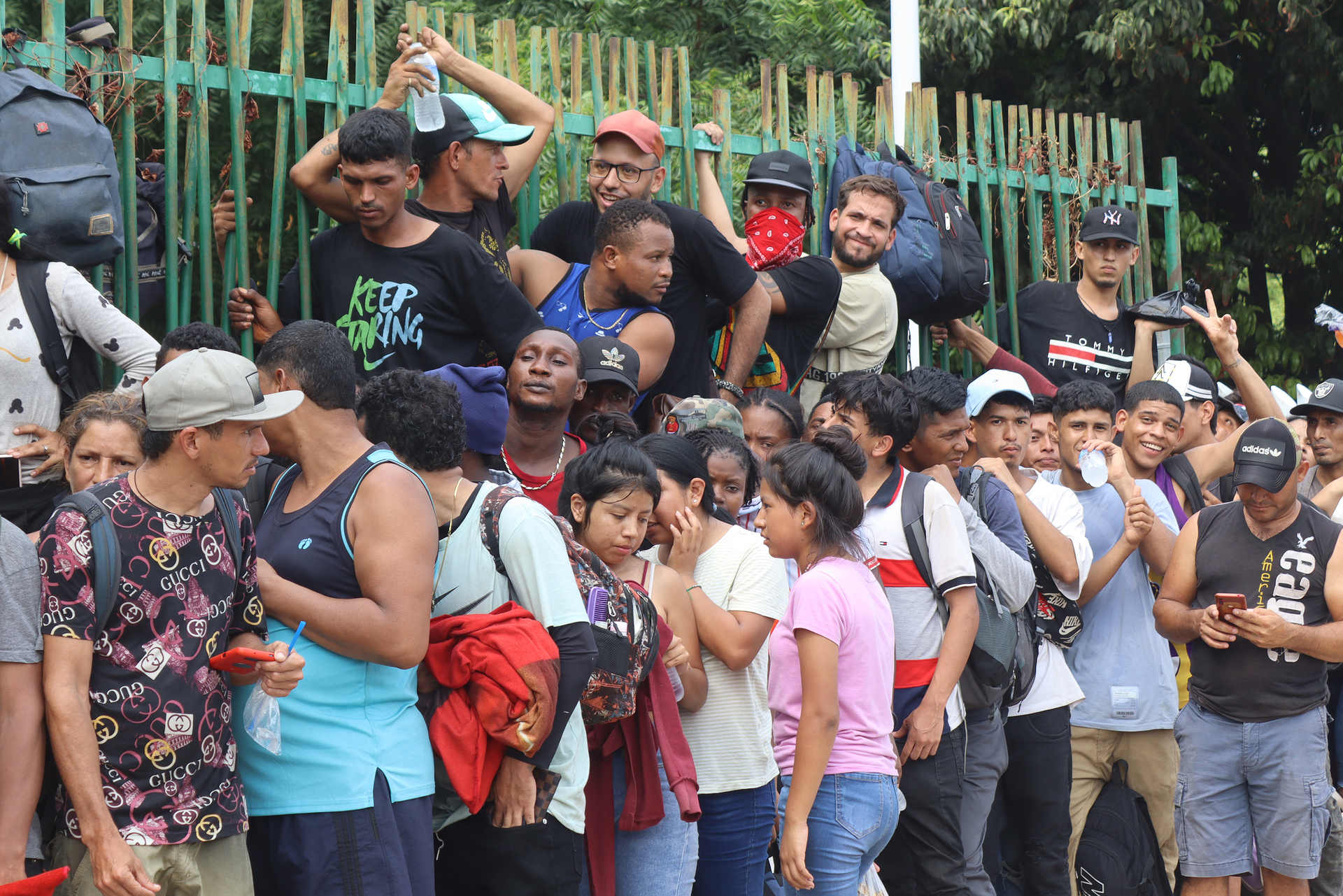 Fin de Título 42 desespera a migrantes; demandan permisos para transitar por México. Noticias en tiempo real