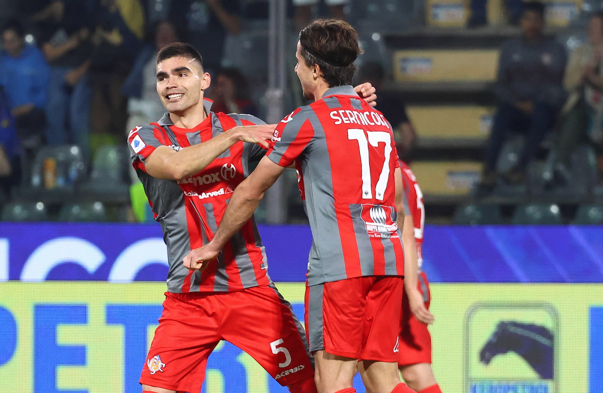 Johan Vásquez marca su primer gol con el Cremonese. Noticias en tiempo real