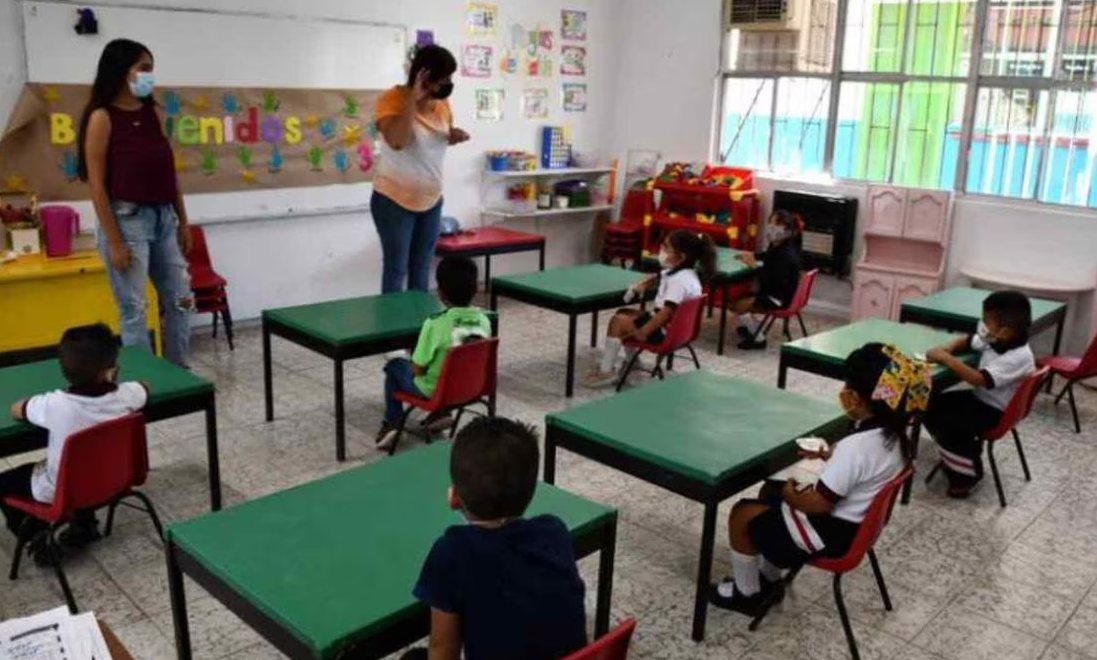 Niño de 5 años se electrocuta durante festival de las madres en kínder. Noticias en tiempo real