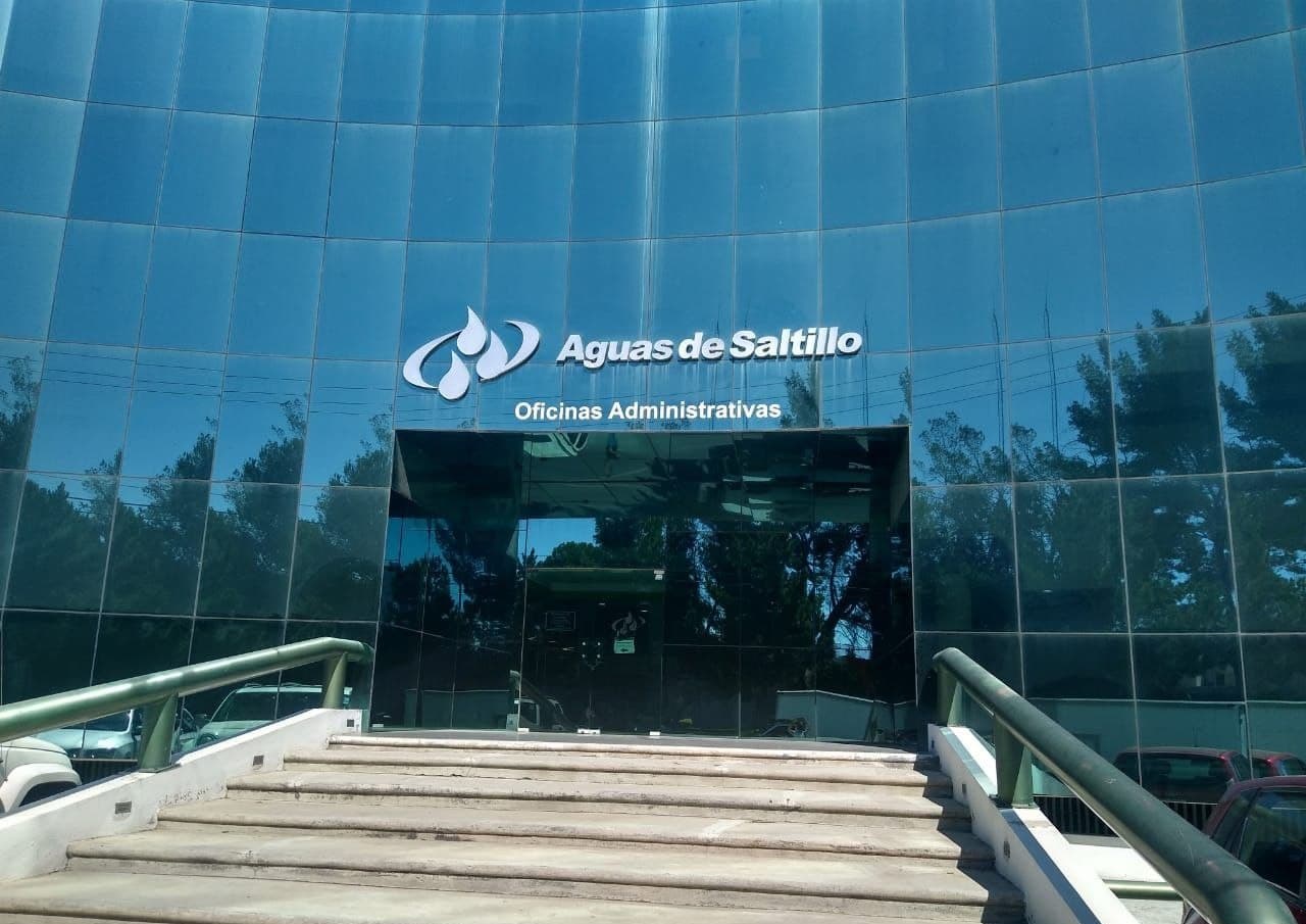 Cierran tramo en Obregón por obras de Agsal en Saltillo. Noticias en tiempo real
