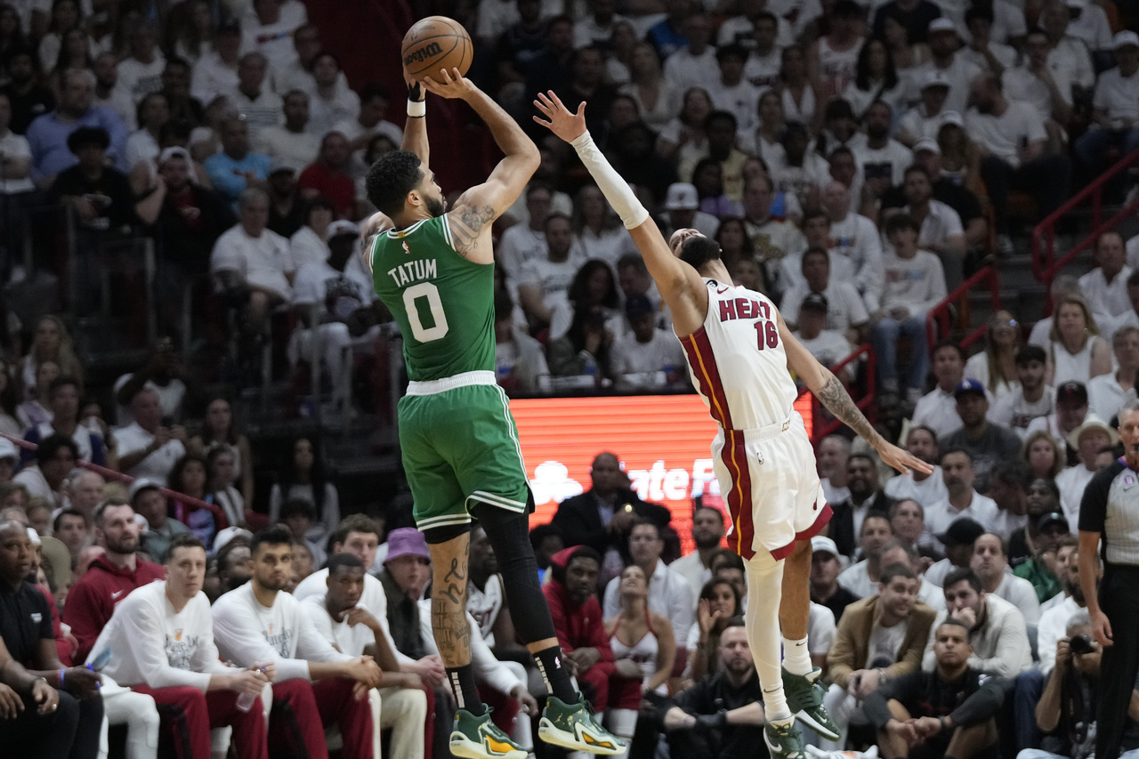 Reacciona Celtics en el tercer cuarto y vence al Heat. Noticias en tiempo real