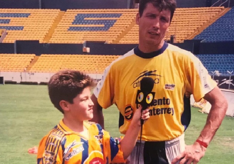 Samuel García recrea histórica foto con Siboldi tras victoria de Tigres . Noticias en tiempo real