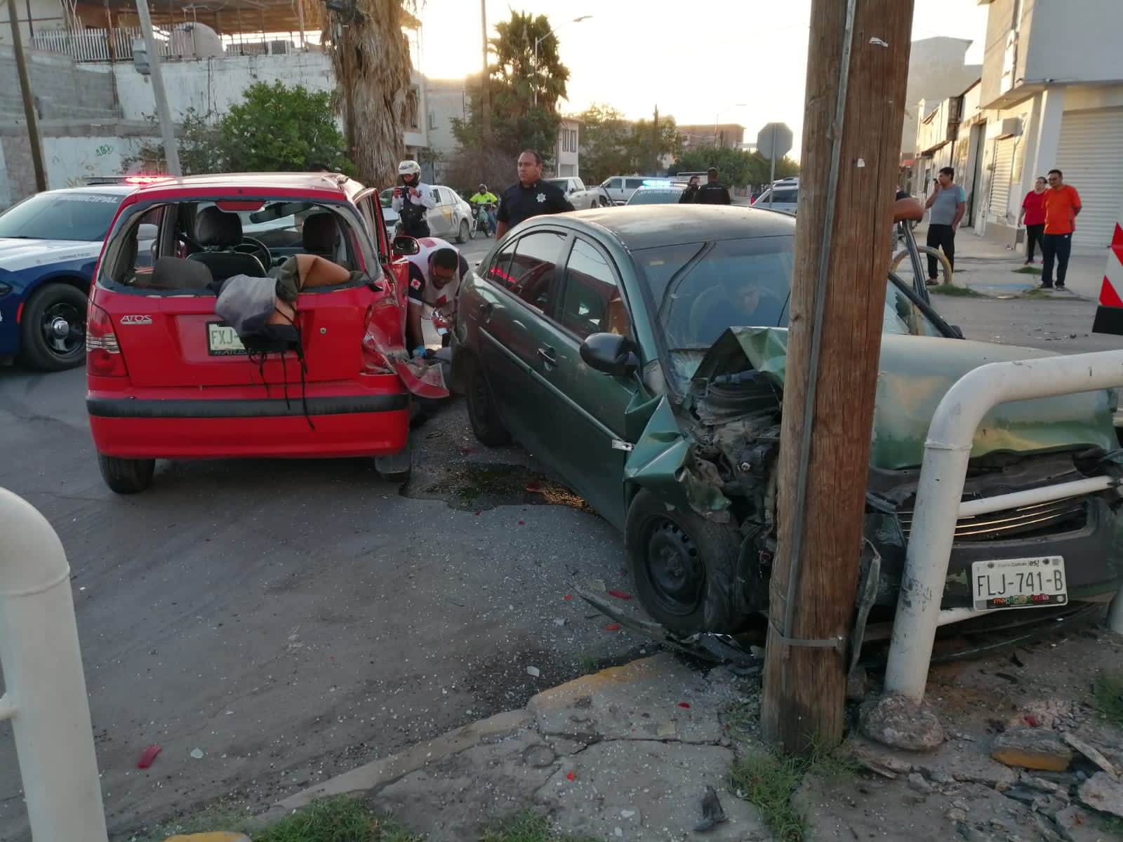 Fuerte accidente en Centro de Torréon deja a un conductor en estado grave. Noticias en tiempo real