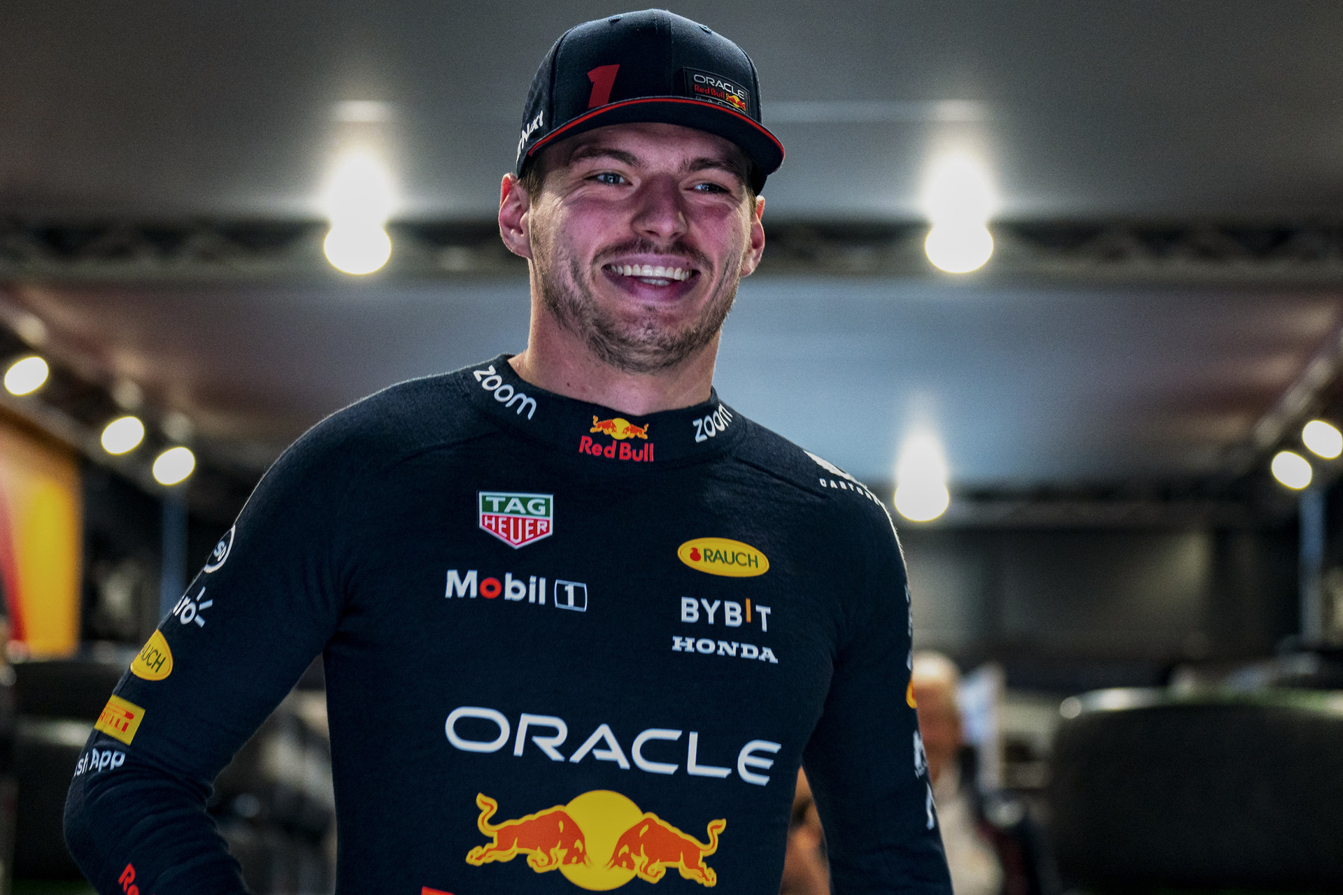 Max Verstappen gana el Gran Premio de España, Checo Pérez pierde el tercer lugar . Noticias en tiempo real