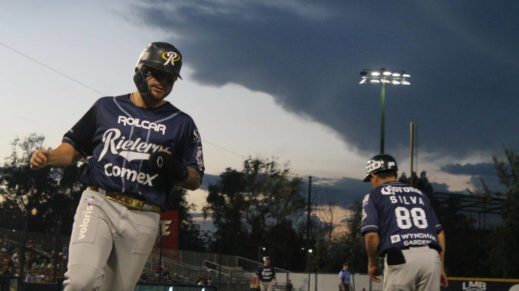 Rieleros de Aguascalientes se adelantan en la serie ante los Bravos de León . Noticias en tiempo real